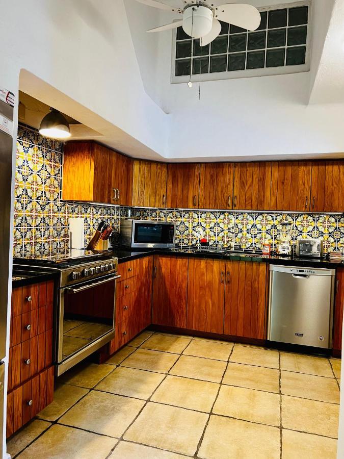 Beach Access, Sleeps 9 Adults, Private Heated Pool, Boat Dock, Calaveras