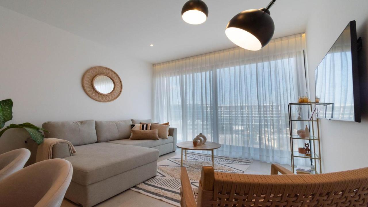 Brand New Aria Ocean 614 By Kivoya Apartamento