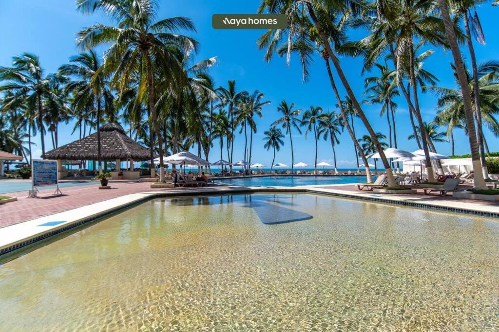 Beachfront 2br With Pool - Blue Flag Apartamento *