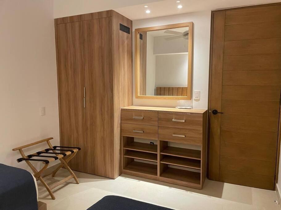 Moderno Departamento Con Vistas A Canal Y Campo De Golf