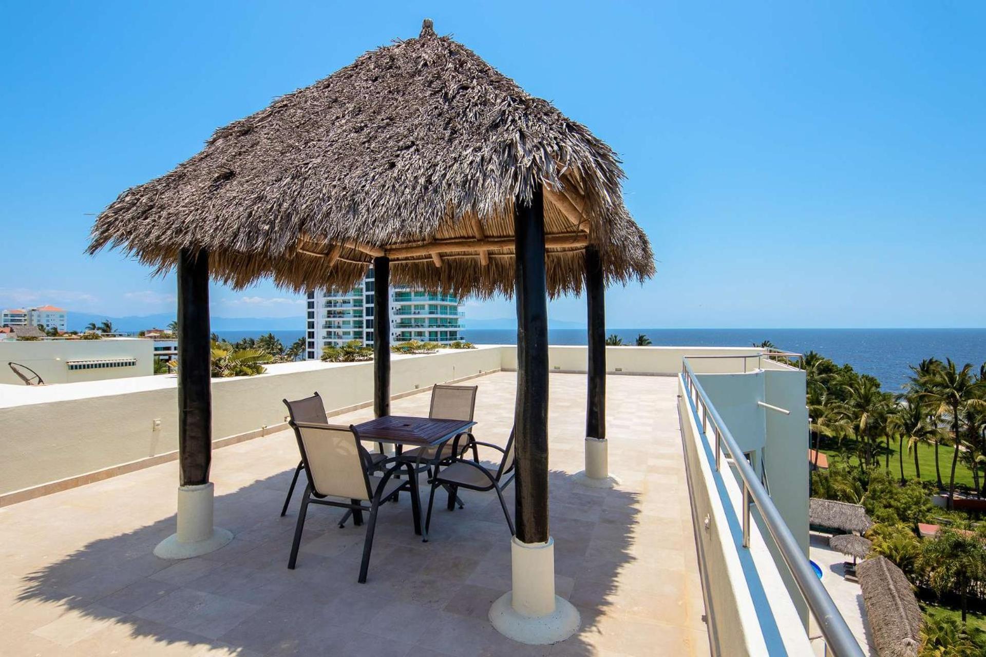 Tropical Beachfront Private Balcony And Bbq Pool *