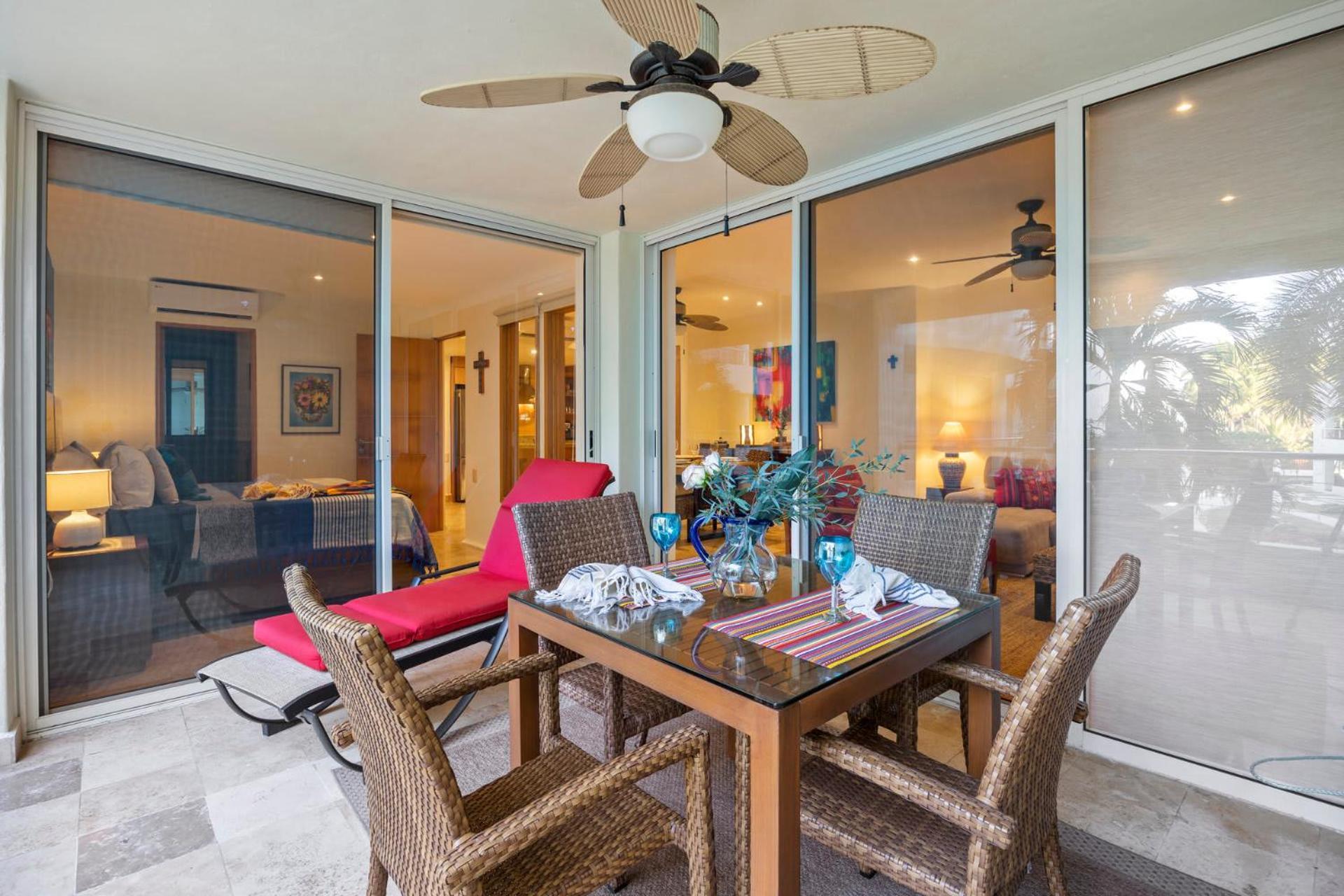 Tropical Beachfront Private Balcony And Bbq Pool
