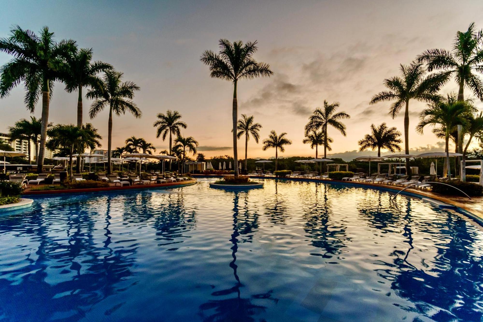 Grand Luxxe Two Bedroom - *