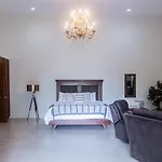 Villas Parota Inn
