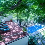 Villas Parota Inn