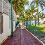 Nitta Condo #203