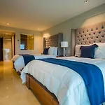 Amazingly Beautiful Ph @ Peninsula Nv & Ocean View