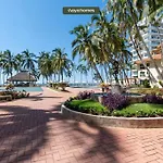 Beachfront 2Br Condo With Pool - Blue Flag Beach