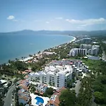 Stylish Peninsula Golf 3Br Oasis With Pool