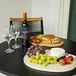 Perfect Getaway For Two! Wonderful & Bright Loft, Spacious Balcony Overlooking The Pool Beachfront Resort