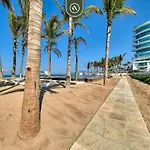 2Br Apt With Private Balcony - Beach Access