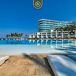 2Br Apt With Private Balcony - Beach Access