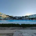 Beachfront Bliss At Aria Ocean Flamingos