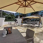 Aria Ocean Apartment On The Beach