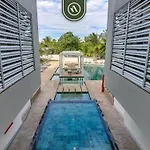 Luxury Condo With Canal View - Near Beach
