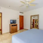 El Tigre, Isla Palmares With Balcony & Shared Pool