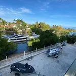 New Luxury Apartment In Exclusive Area!