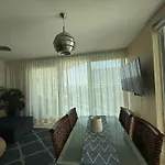 Súper Ubicado y Cómodo Departamento Frente al Mar con 2 Terrazas, Albercas y otras Amenidades