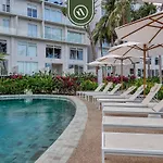 Luxury 2 Bedroom Condo Near Beaches - Pools - Gym
