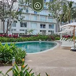 Luxury 2 Bedroom Condo Near Beaches - Pools - Gym
