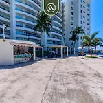 Oceanfron 4 Bedroom Condo - Beach - Wyndham Pool