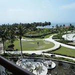 Unlimited Luxury Villas - Gran Marina Condo