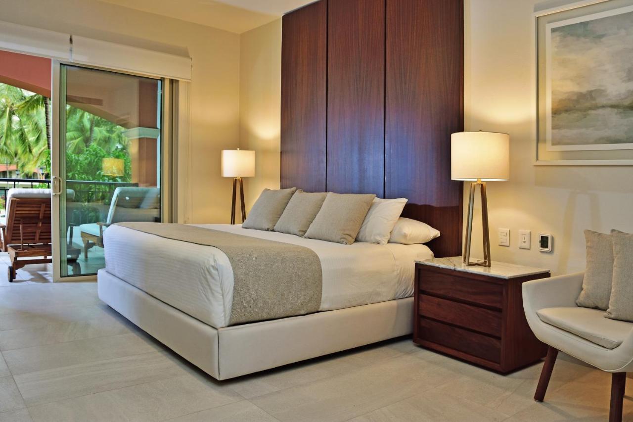 Apartamento 2 Bed 2 Bath, Condo at Playa Royale 4206, Nuevo Vallarta , Wi-fi *