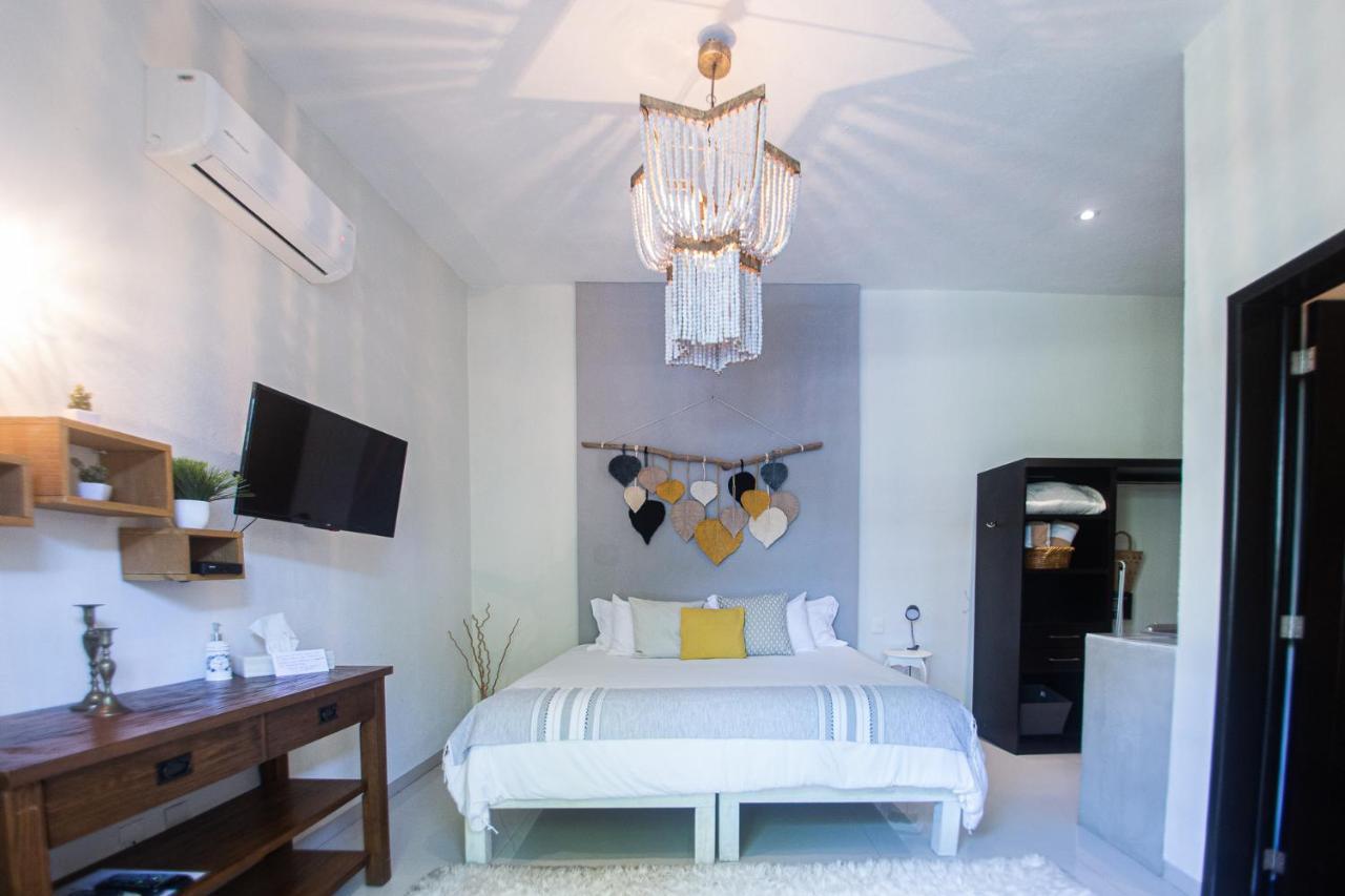 Inn Parota