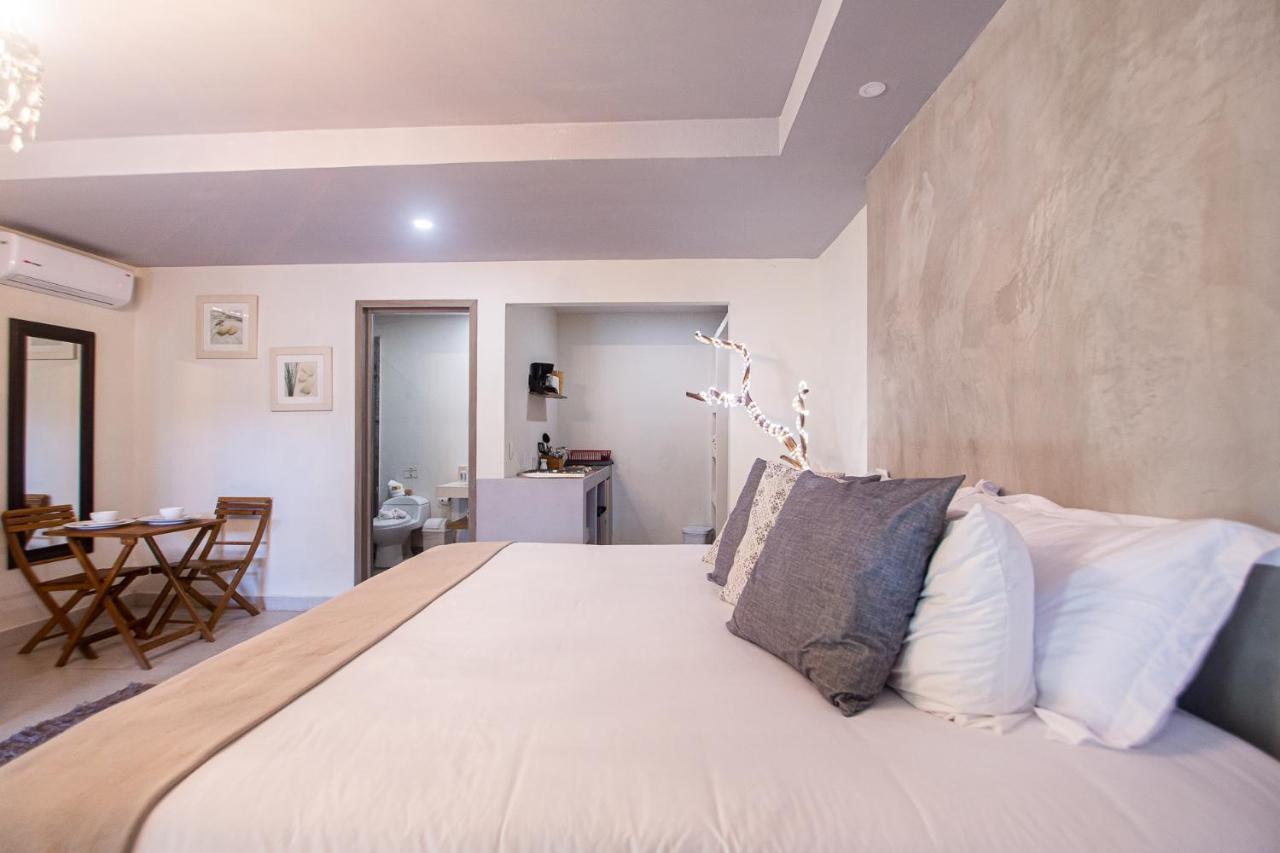 Inn Parota