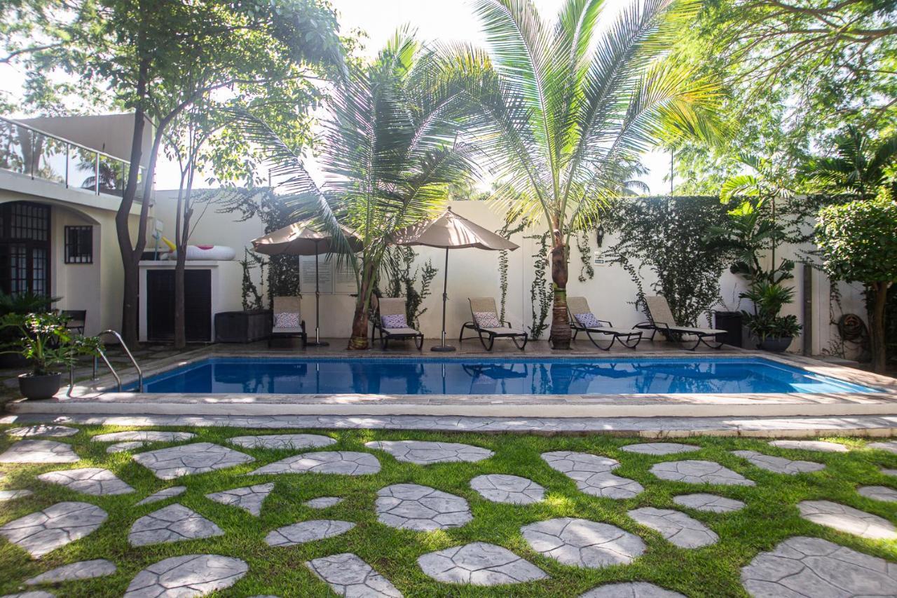 Inn Parota
