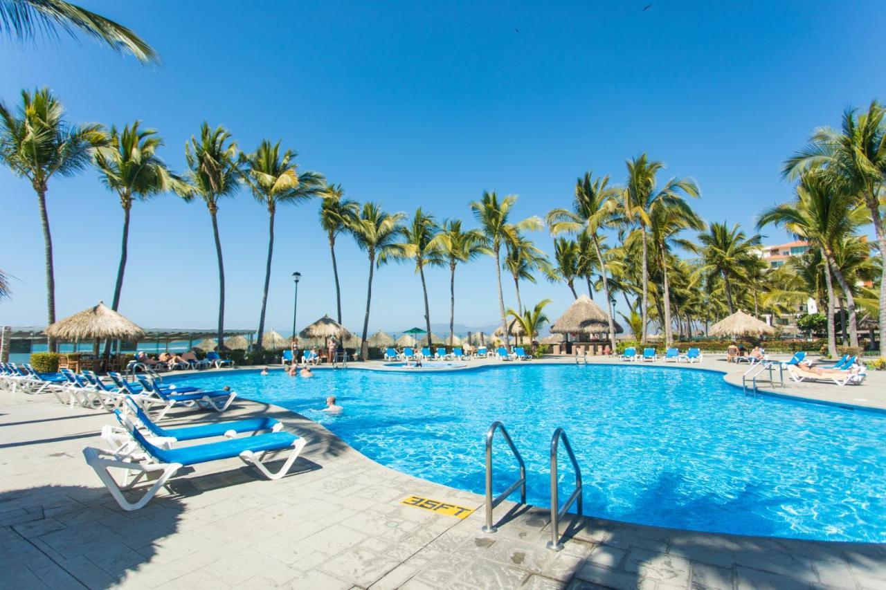 Perfect Getaway For Two! Wonderful & Bright Loft, Spacious Balcony Overlooking The Pool Beachfront Apartamento Nuevo Vallarta
