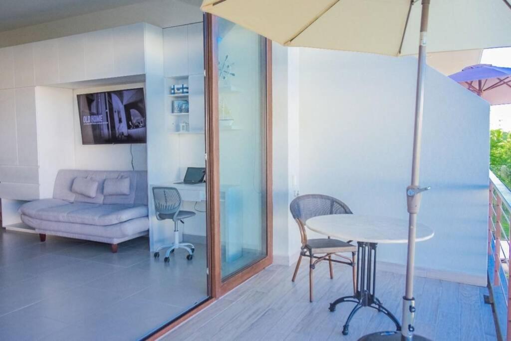 Apartamento Modern Stylish Apt. Steps Away From The *
