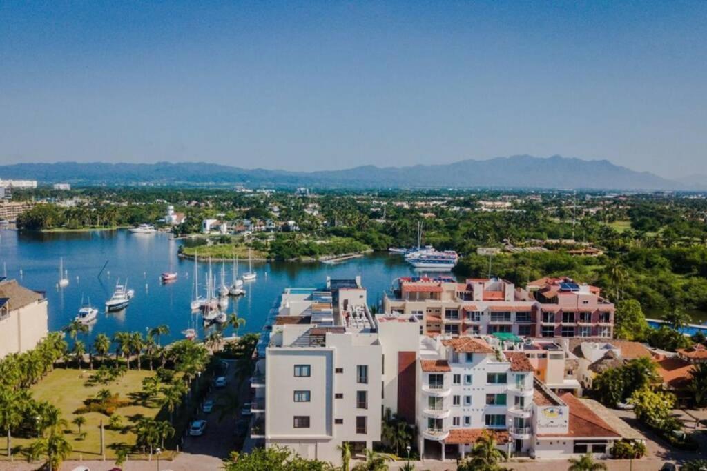 Modern Stylish Apt. Steps Away From The Nuevo Vallarta