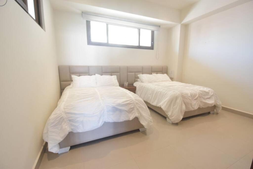 Apartamento Modern Stylish Apt. Steps Away From The