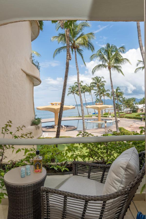 Ocean Front With Pool Sleeps 6 Adults-quinta Del Mar 203 *