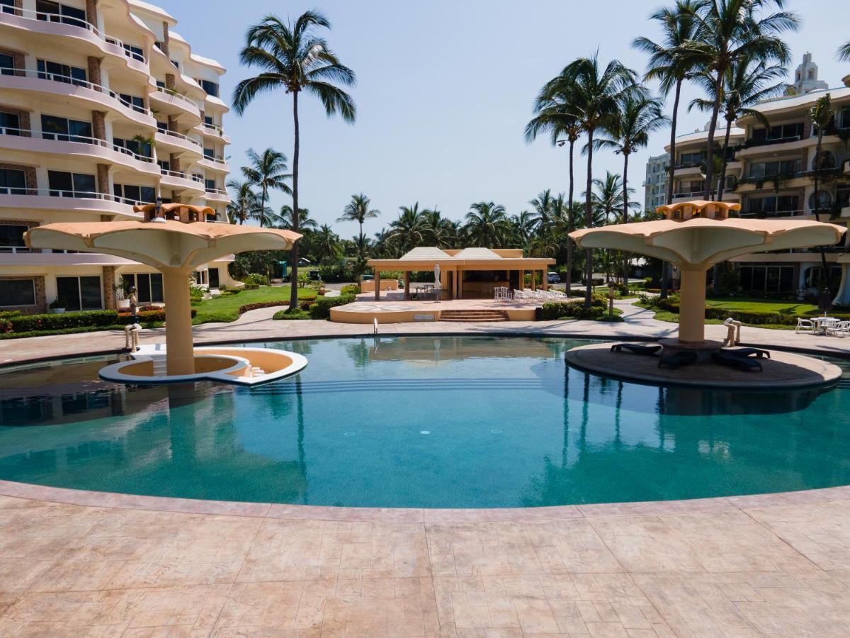 Ocean Front With Pool Sleeps 6 Adults-quinta Del Mar 203 *