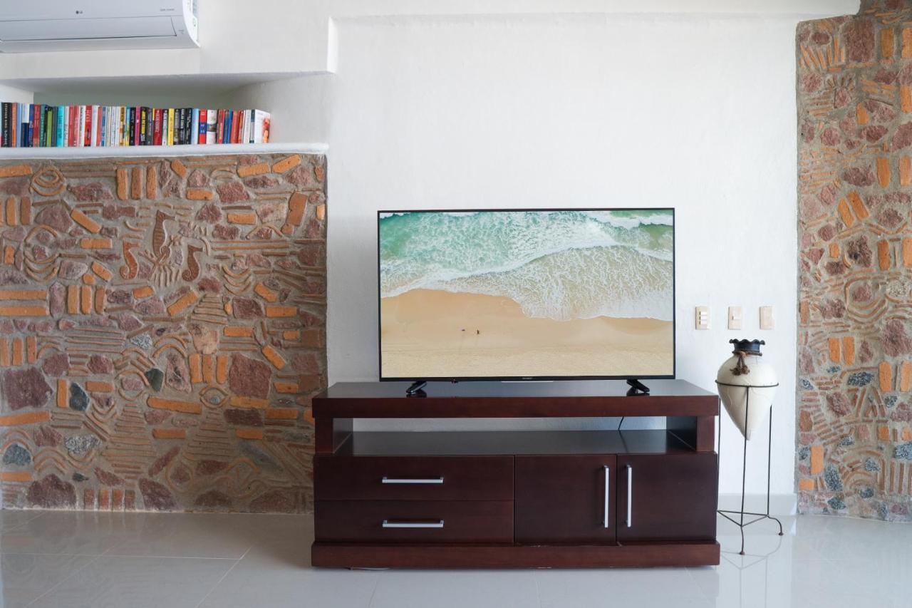 Ocean Front With Pool Sleeps 6 Adults-quinta Del Mar 203