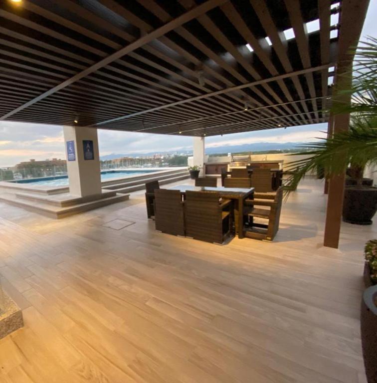Modern Stylish Apt. Steps Away From The Apartamento *