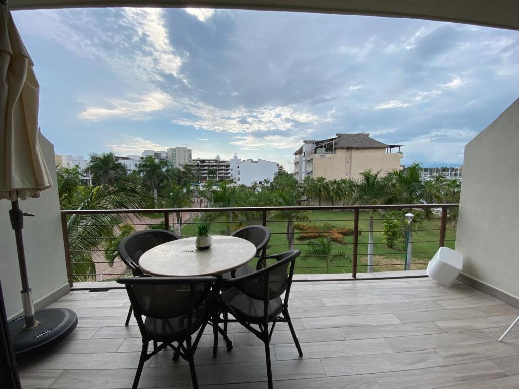 Apartamento Modern Stylish Apt. Steps Away From The
