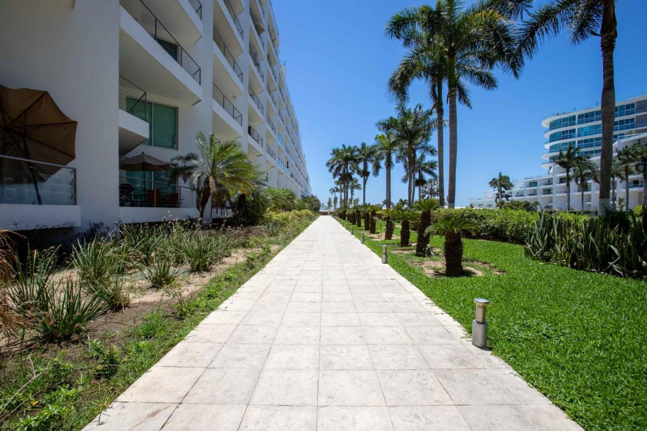 Estudio 573 Nuevo Vallarta, Frente Al Mar, Equipado Y Amueblado !