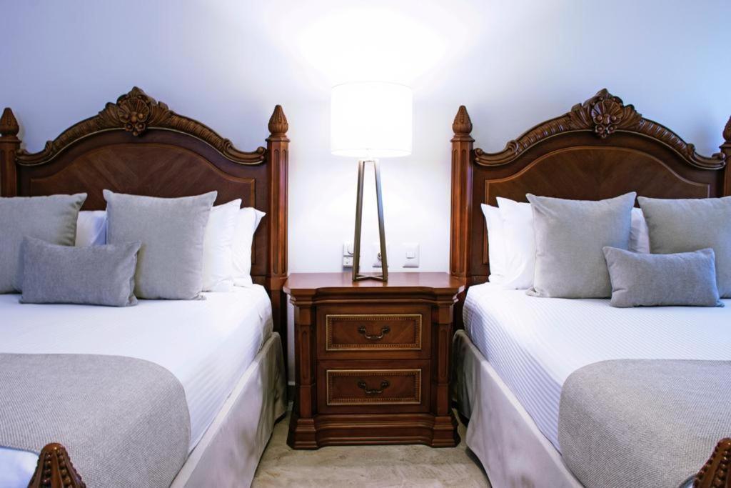 2 Bed 2 Bath, One Den At Playa Royale 3508, Free Wifi Nuevo Vallarta