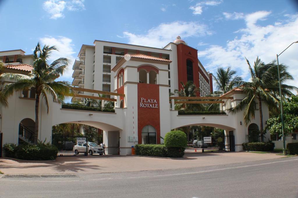 2 Bed 2 Bath, One Den At Playa Royale 3508, Free Wifi * Nuevo Vallarta