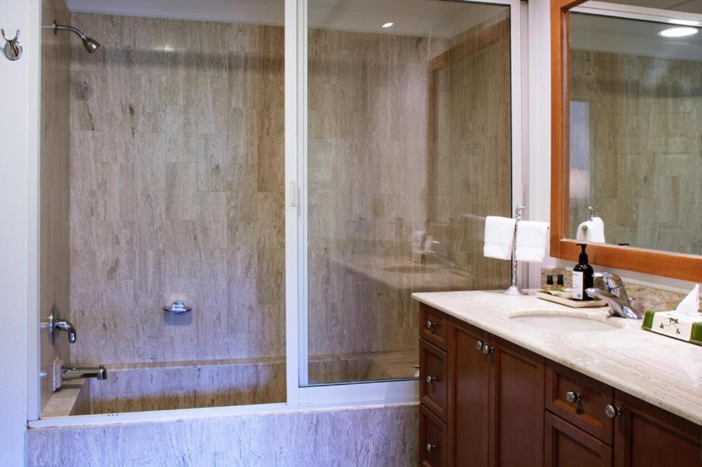 2 Bed 2 Bath, One Den At Playa Royale 3508, Free Wifi Nuevo Vallarta