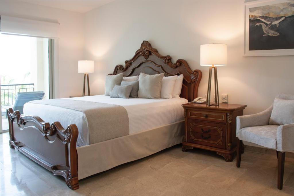 2 Bed 2 Bath, One Den At Playa Royale 3508, Free Wifi Nuevo Vallarta