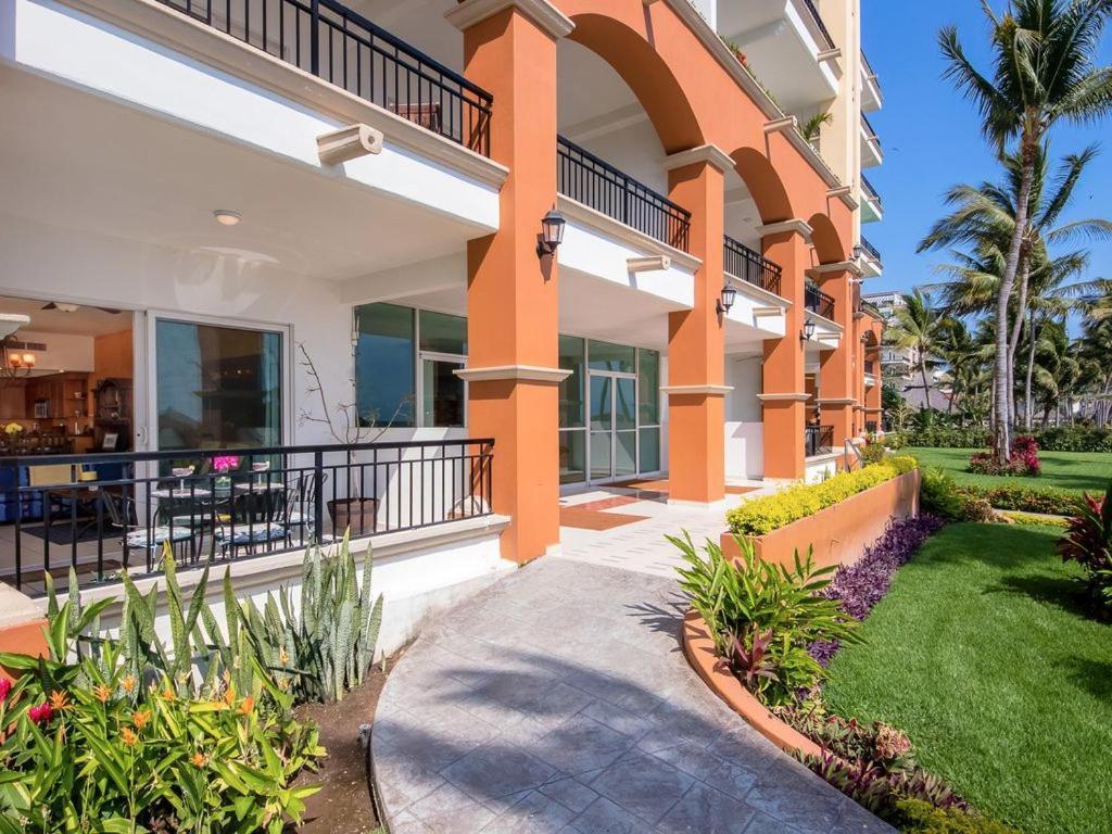 Сasa de vacaciones 5 Star Lg 1 Bdr Playa Royale Oceanfront- *