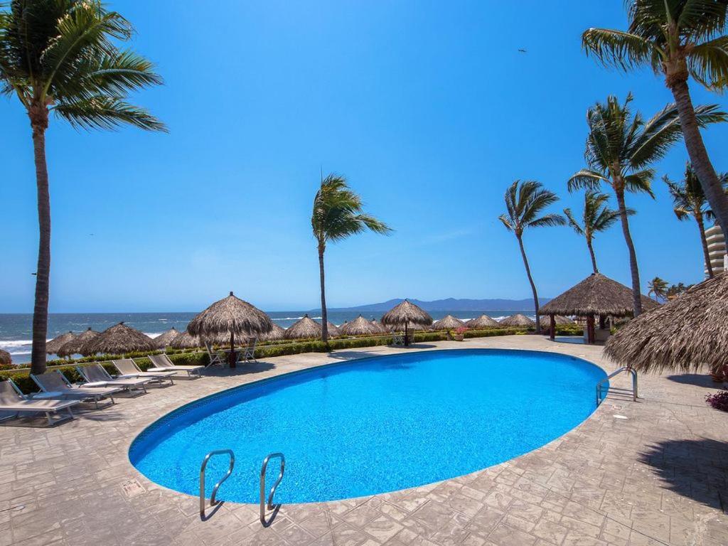 Сasa de vacaciones 5 Star Lg 1 Bdr Playa Royale Oceanfront- *