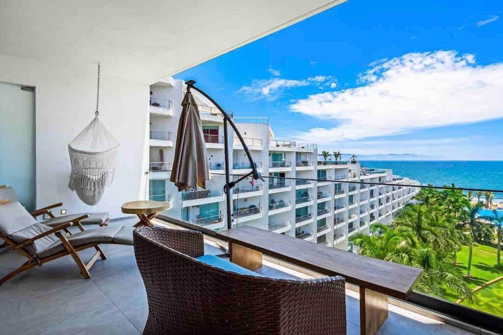 Apartamento ~beach Front~stunning Views~free Airport Transport *