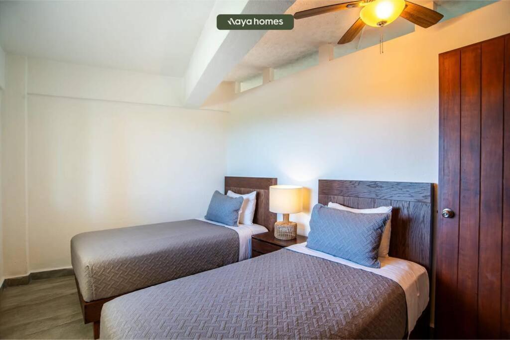 Beachfront 2br With Pool - Blue Flag
