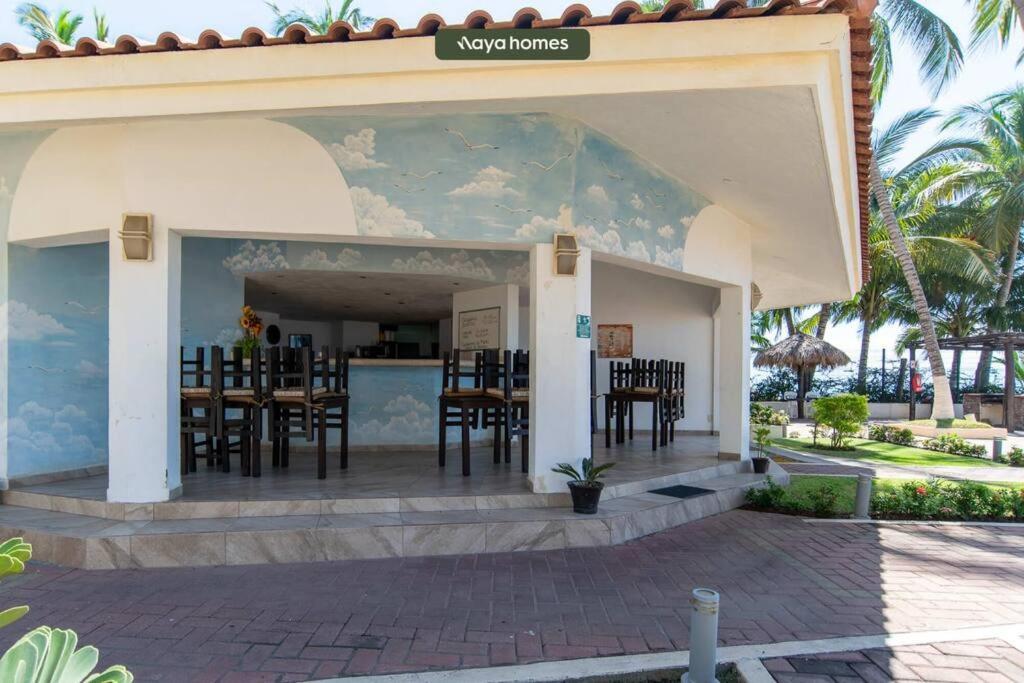Beachfront 2br With Pool - Blue Flag Apartamento *