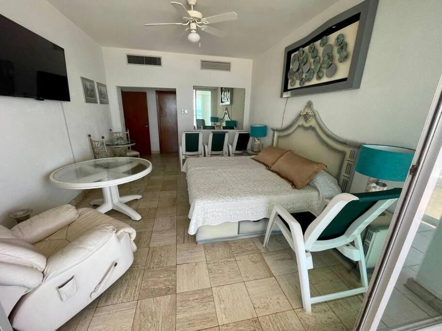 Apartment Sayil 3bdr Oceanfront Penthouse By Moikkarentals *